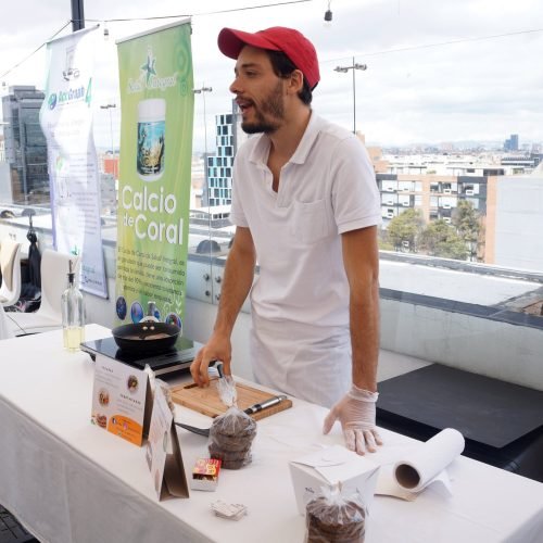 43696238_1860842783963361_2797597097950445568_n